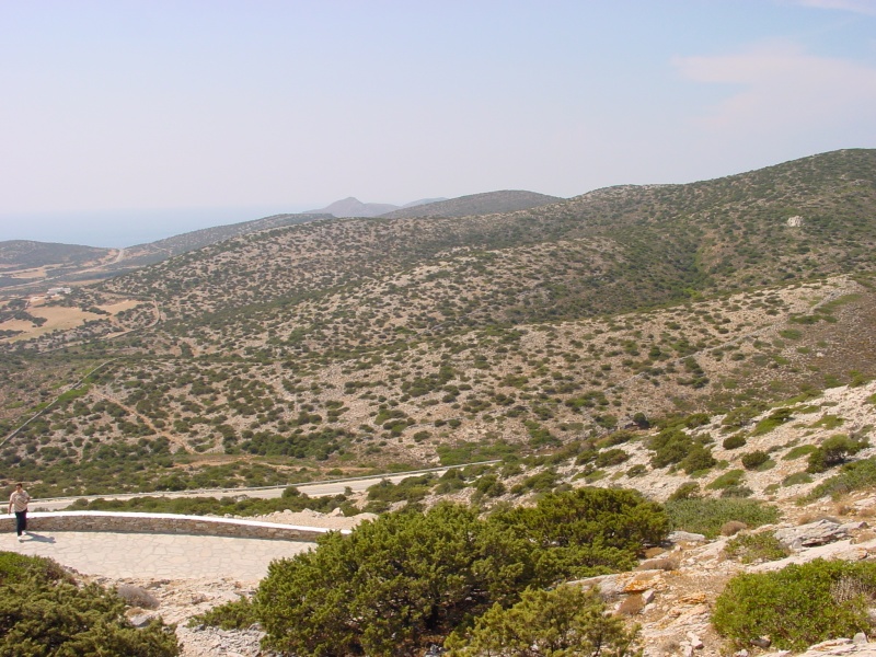 Antiparos Landschaftsblick naehe Tropfsteinhoehlen.JPG -                                